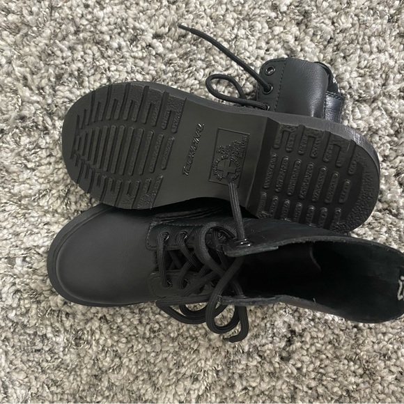 Dr. Martens 1460 Size 6 High Top Leather Boot - Picture 6 of 6